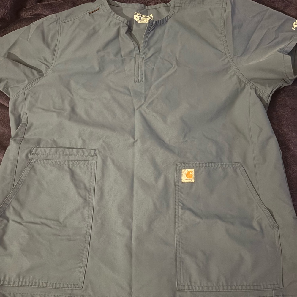 Women’s xL Carhartt notch neck scrub top